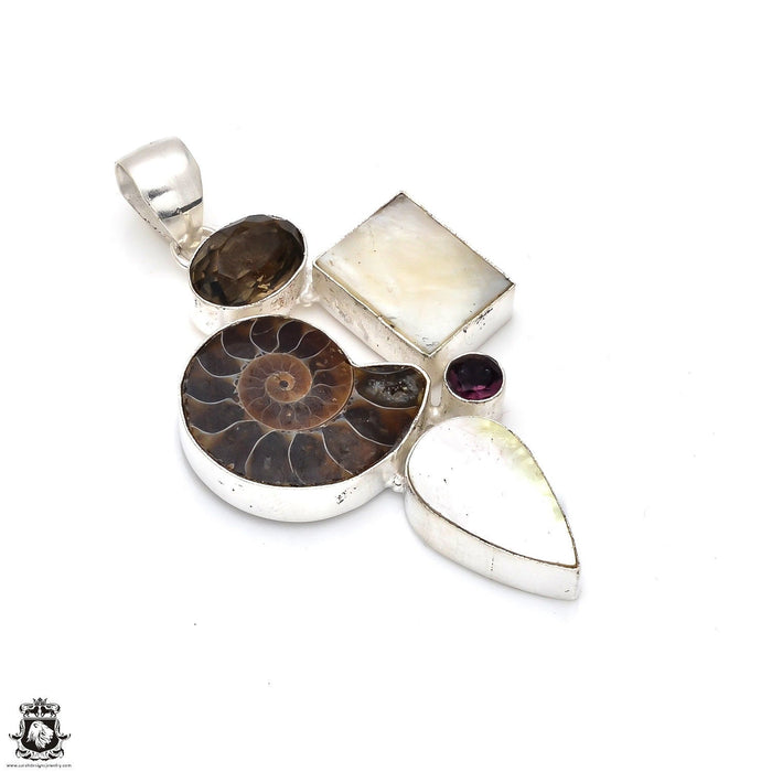 Mother of Pearl Ammonite Pendant & Chain P8359