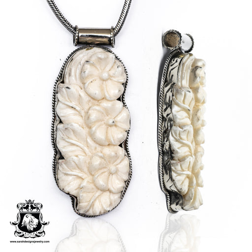 Bermuda Buttercup  Carving Silver Pendant & Chain N151