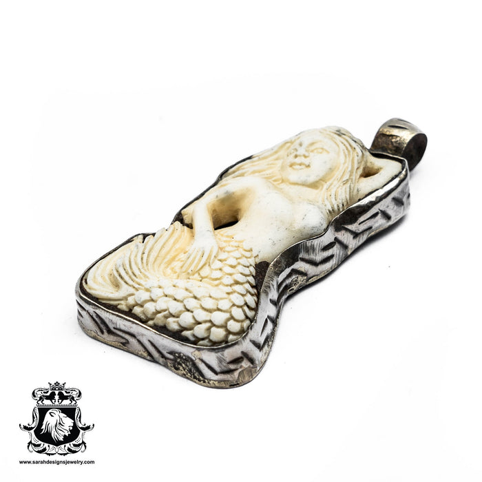 Flaunting Mermaid  Carving Silver Pendant & Chain N100