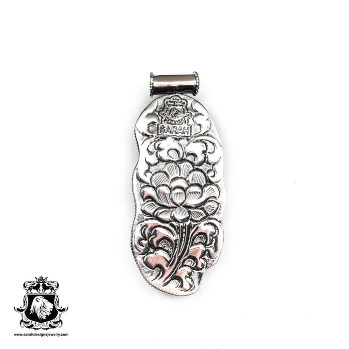 Bermuda Buttercup  Carving Silver Pendant & Chain N151