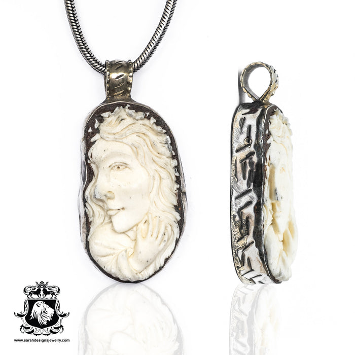 Admiring Lady  Carving Silver Pendant & Chain N123