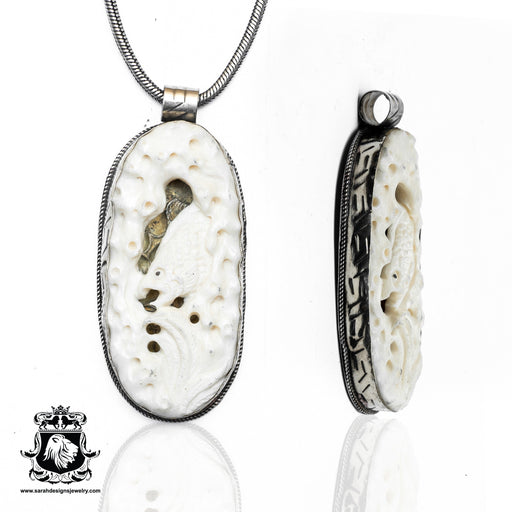 Coral Lurking Electric Eel  Carving Silver Pendant & Chain N384
