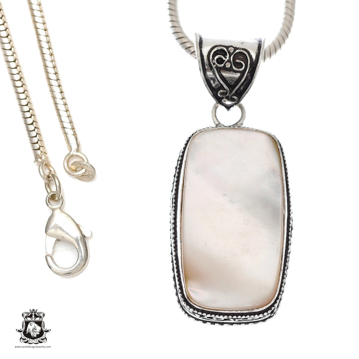 Mother of Pearl Pendant & Chain  V1145