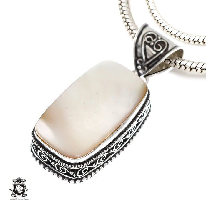 Mother of Pearl Pendant & Chain  V1145