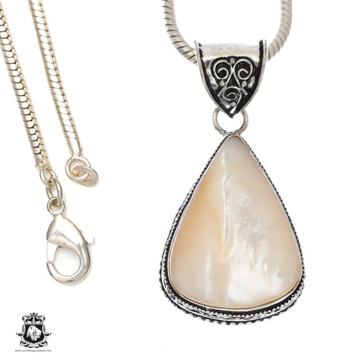 Mother of Pearl Pendant & Chain  V1150