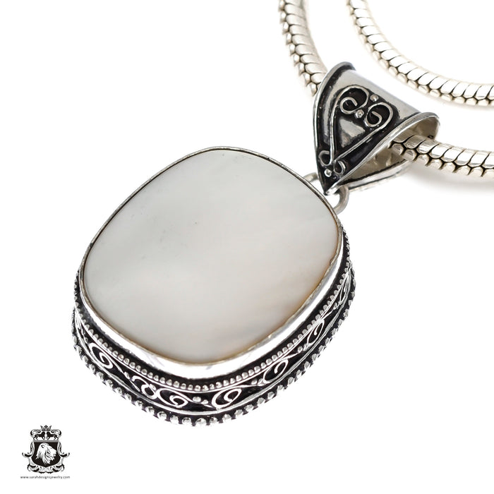 Mother of Pearl Pendant & Chain  V1156