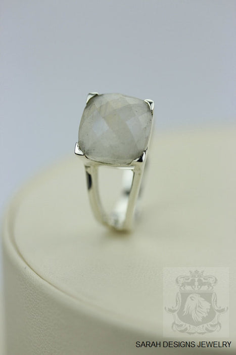 Size 7 Moonstone Sterling Silver Ring r208