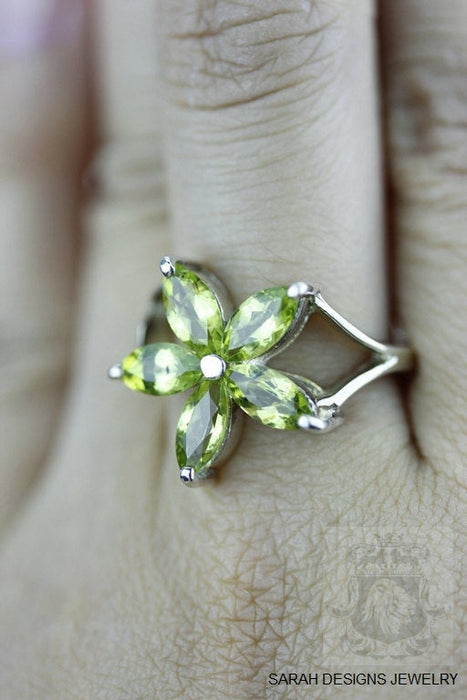 Size 7.5 Peridot Sterling Silver Ring r917